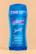 Secret Outlast 72HR Invisible Solid Antiperspirant Deodorant – Completely Clean (73g)